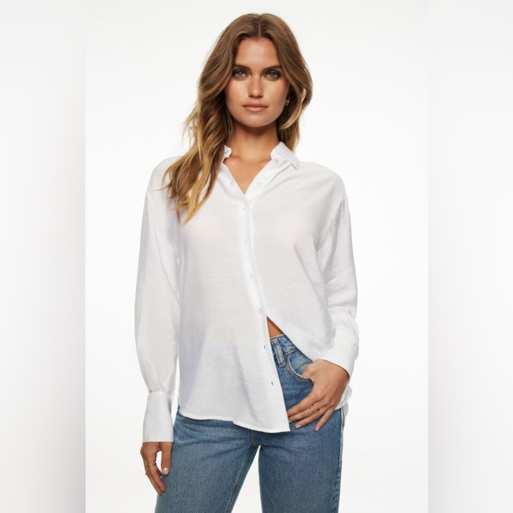 NWOT Dynamite Frida Oversized Airflow Shirt, Size Small